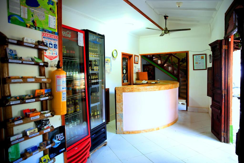 Hostal Pelikan Taganga Eksteriør billede